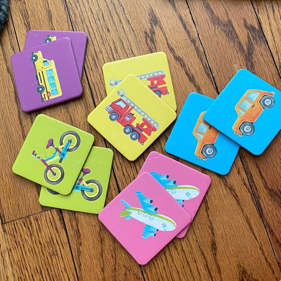 LOVEVERY Other - Lovevery Things That Move Memory Matching Game Investigator
Play Kit 31-33 M